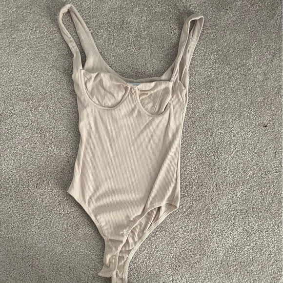 PRINCESS PILLY CREAM BODYSUIT - Picture 1 of 3